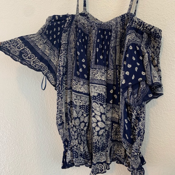 Crop top - Picture 2 of 4